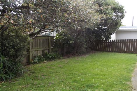 Photo of property in 8/218 Onepu Road, Lyall Bay, Wellington, 6022