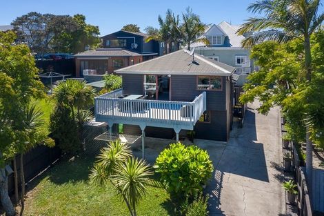Photo of property in 2/43 Rawene Road, Birkenhead, Auckland, 0626