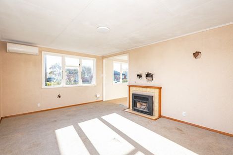 Photo of property in Clifton School, 71 Taumaihi Street, Bulls, 4818