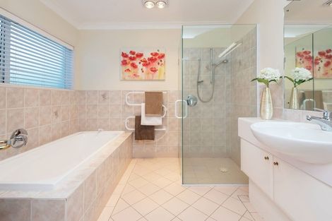 Photo of property in 2/132 Millhouse Drive, Northpark, Auckland, 2013