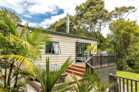 Photo of property in 12 Okoka Road, Omiha, Waiheke Island, 1081