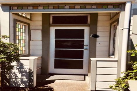 Photo of property in 5 Edinburgh Terrace, Berhampore, Wellington, 6023