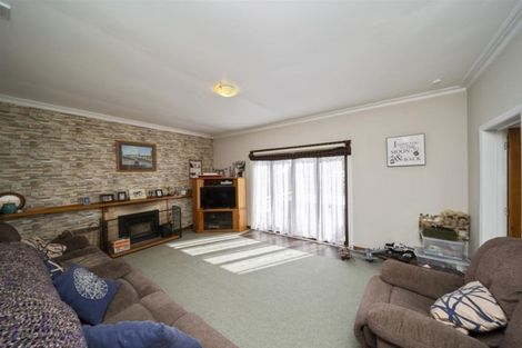 Photo of property in 77 Camberwell Road, Hawera, 4610