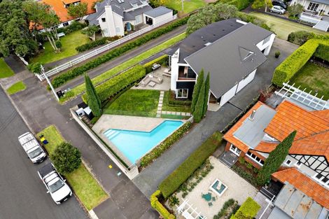 Photo of property in 33a Stanley Point Road, Stanley Point, Auckland, 0624