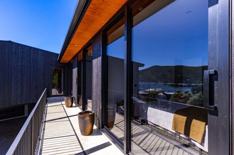 Photo of property in 324a Waikawa Road, Waikawa, Picton, 7220