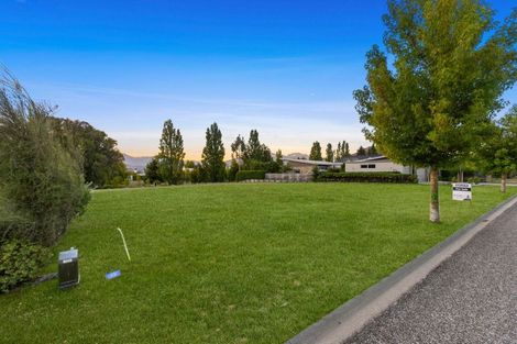 Photo of property in 22 Greenbelt Place, Wanaka, 9305