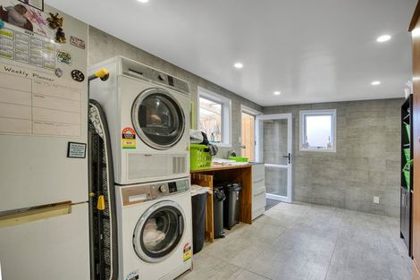 Photo of property in 31 Earlsworth Road, Mangere East, Auckland, 2024