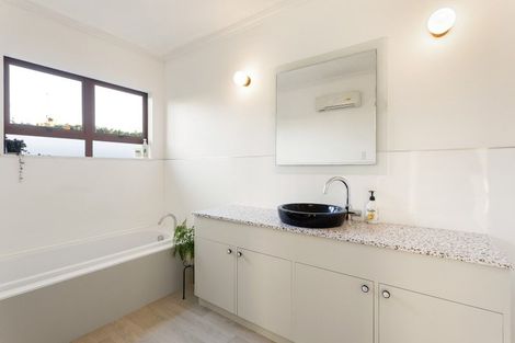 Photo of property in 22 Seamer Place, St Andrews, Hamilton, 3200