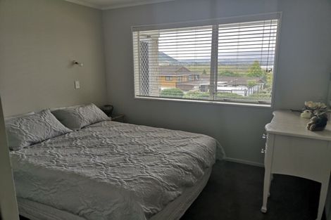 Photo of property in 3a Leo Place, Kawaha Point, Rotorua, 3010