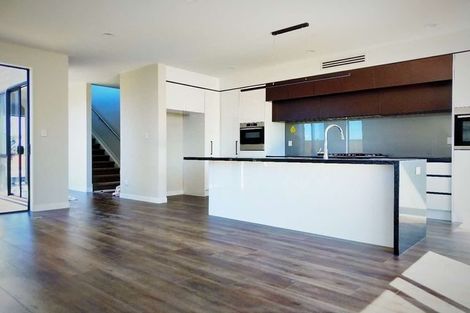 Photo of property in 10 Fjord Way, Karaka, Papakura, 2113