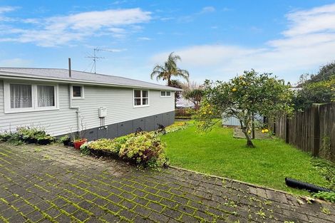 Photo of property in 7 Melba Street, Beach Haven, Auckland, 0626