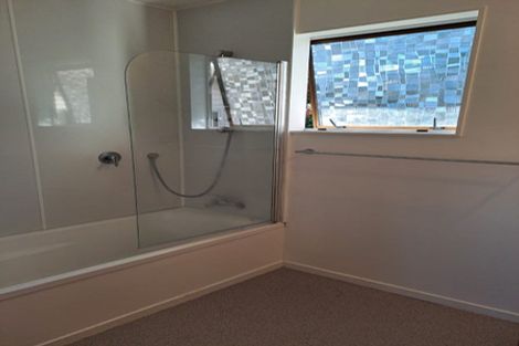 Photo of property in 84 Taylor Terrace, Tawa, Wellington, 5028