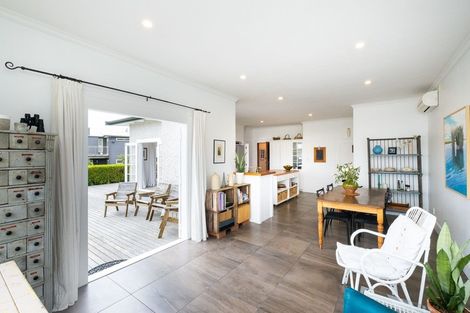 Photo of property in 15 Old Ferry Road, Clive, 4102