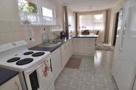 Photo of property in 34 Riverpark Crescent, Henderson, Auckland, 0610