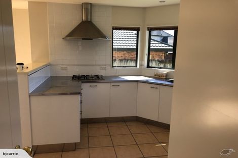 Photo of property in 32 Kilkenny Place, Fitzherbert, Palmerston North, 4410