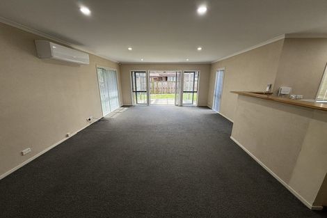 Photo of property in 70 Sheriff Place, Randwick Park, Auckland, 2105