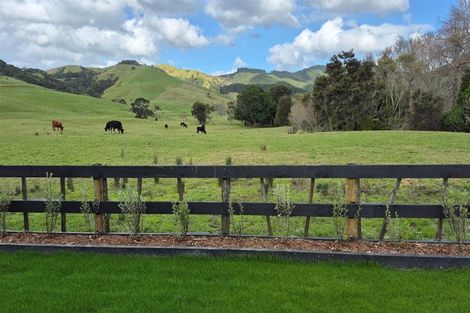 Photo of property in 64 Mataikokako Loop, Kawakawa Bay, 2585