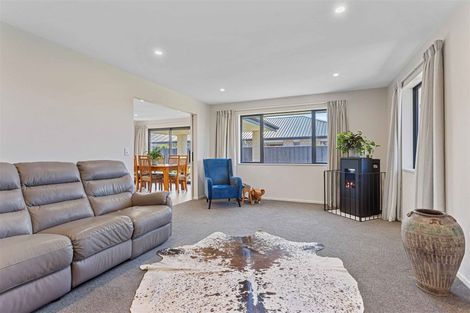 Photo of property in 8 Rosewood Drive, Amberley, 7410