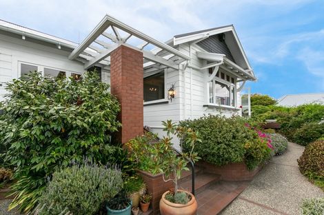 Photo of property in 34 Fitzroy Road, Bluff Hill, Napier, 4110