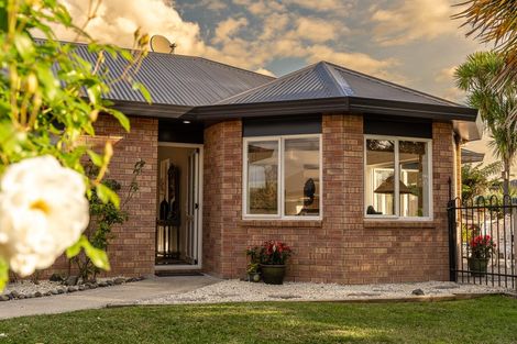 Photo of property in 35 Northmeadow Drive, Rototuna, Hamilton, 3210