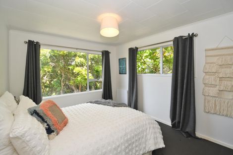 Photo of property in 17 Wonderview Road, Leigh, 0985