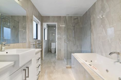 Photo of property in 25 Drumbuoy Drive, Flat Bush, Auckland, 2019