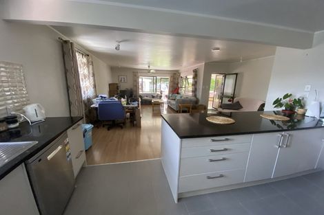 Photo of property in 47 Sullivan Avenue, Mangere Bridge, Auckland, 2022