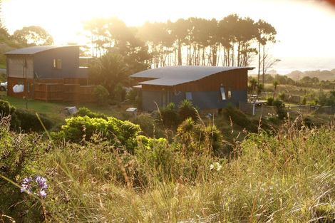 Photo of property in 333 Motutara Road, Muriwai, Waimauku, 0881