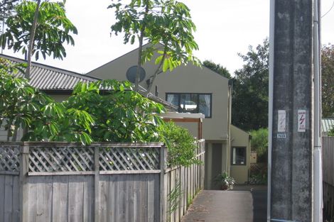 Photo of property in 151a Golf Road, Titirangi, Auckland, 0600