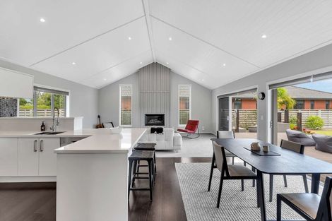 Photo of property in 4 Roseberry Place, Whitianga, 3510