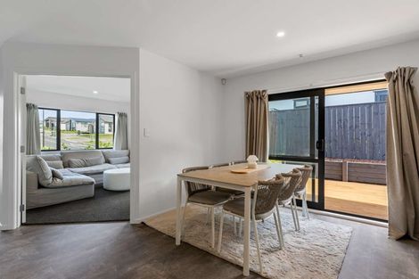 Photo of property in 3 Rosslands Avenue, Karaka, 2124