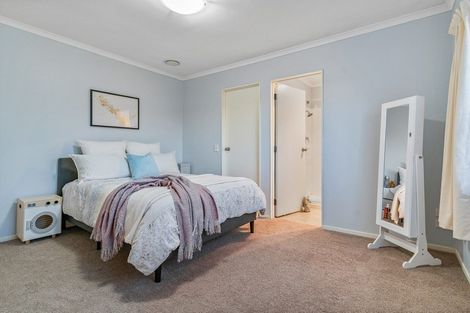 Photo of property in 12 Bokeen Lane, Flat Bush, Auckland, 2019
