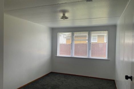 Photo of property in 3164 Great North Road, New Lynn, Auckland, 0600