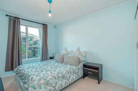 Photo of property in 2/63 Walworth Avenue, Pakuranga Heights, Auckland, 2010