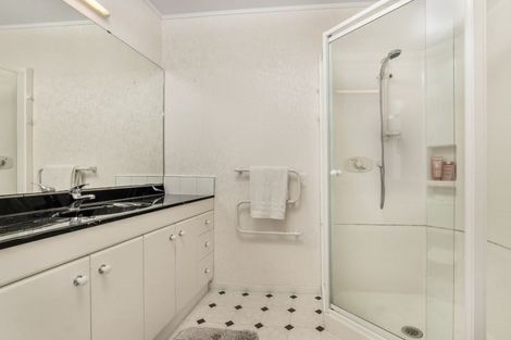 Photo of property in 10 Carnmore Place, Torbay, Auckland, 0630