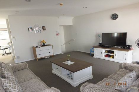 Photo of property in 17/5 Perekia Street, Albany, Auckland, 0632