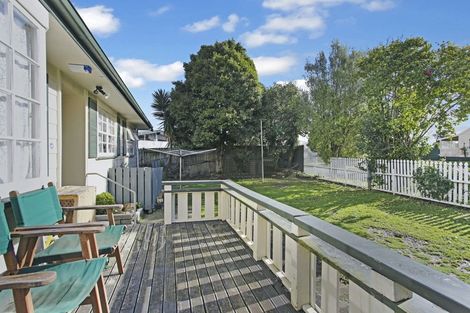 Photo of property in 27 Fairdale Avenue, Red Hill, Papakura, 2110