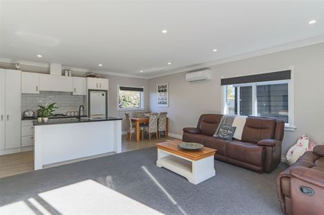 Photo of property in 5 Manatu Lane, Inglewood, 4330