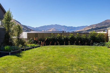 Photo of property in 104 Spur Ridge Rise, Jacks Point, 9371