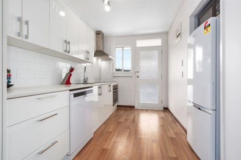 Photo of property in 10/35 Mana Esplanade, Paremata, Porirua, 5026