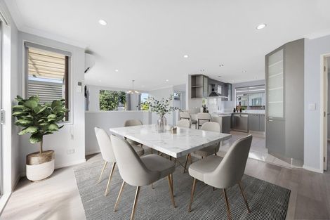 Photo of property in 10 Lupetti Rise, West Harbour, Auckland, 0618