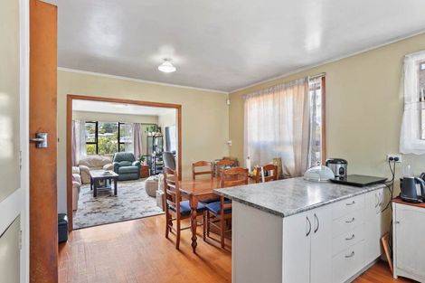 Photo of property in 25 Dundale Avenue, Blockhouse Bay, Auckland, 0600