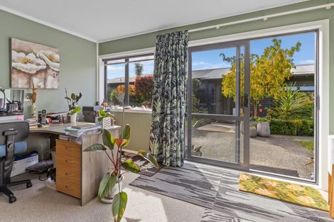 Photo of property in 2 Scenic Heights, Acacia Bay, Taupo, 3330