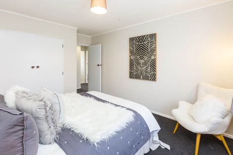 Photo of property in 1/21 Roband Crescent, Brown Owl, Upper Hutt, 5018