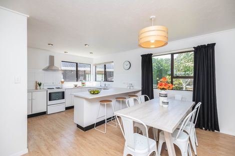 Photo of property in 16 Dominica Crescent, Grenada Village, Wellington, 6037