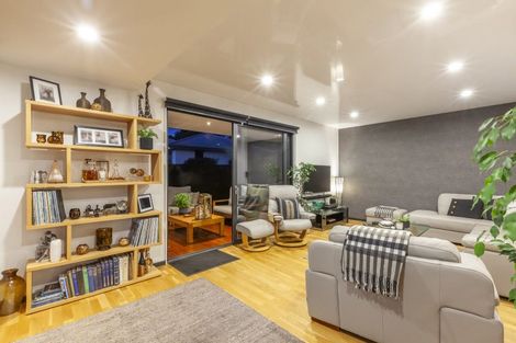 Photo of property in 101 Kakariki Grove, Waikanae, 5036