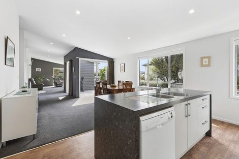 Photo of property in 3 Kaweka Close, Aotea, Porirua, 5024