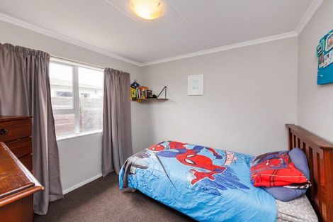 Photo of property in 8 Suzanne Grove, Kelvin Grove, Palmerston North, 4414