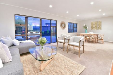 Photo of property in 15a Marigold Place, Mairangi Bay, Auckland, 0630