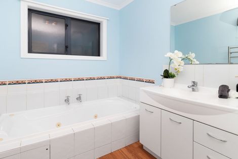 Photo of property in 6b Fovant Street, Russley, Christchurch, 8042